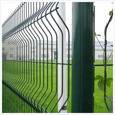 สีเขียว RAL 6005 รั้วลวดเชื่อม PVC เคลือบ 3D กว้าง 2m 2.2m